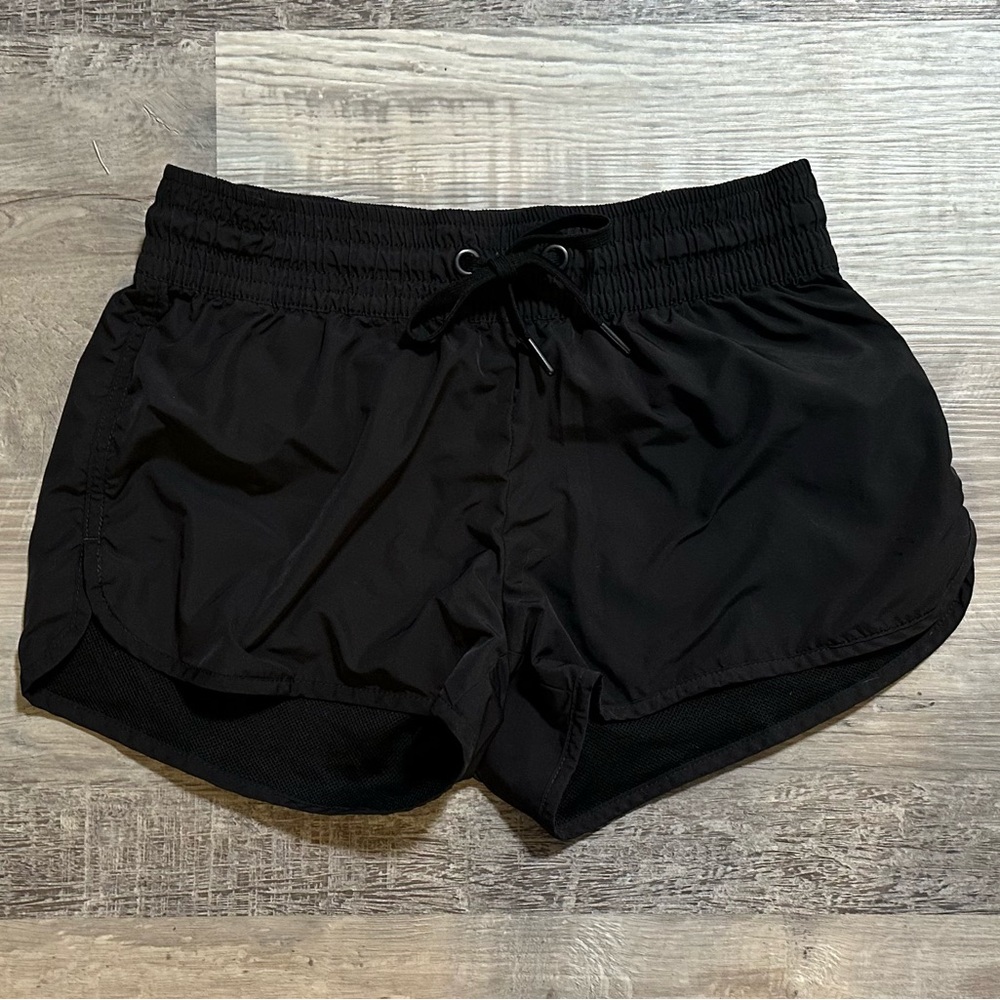 H&M Sport Short Shorts with Drawstring, Black, Women’s Size 6, 2.5” inseam